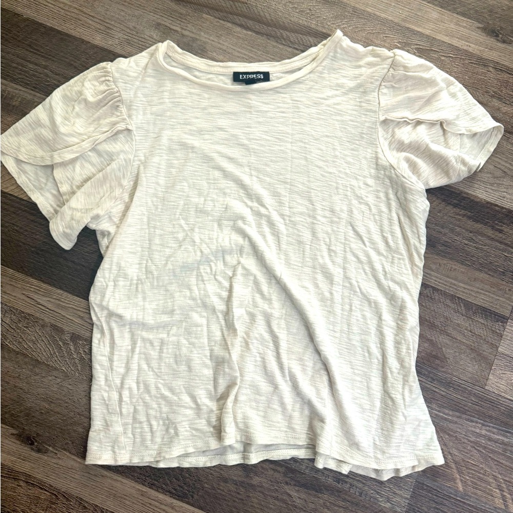 Express scalloped sleeve tee